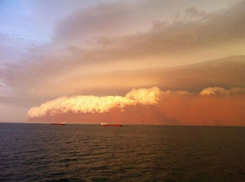 [-]Bão[-]cát[-]là[-]loại[-]hình[-]thiên[-]tai[-]thường[-]gặp[-]và[-]có[-]khả[-]năng[-]gây[-]nhiều[-]thiệt[-]hại[-]về[-]người[-]và[-]của[-]nhất.